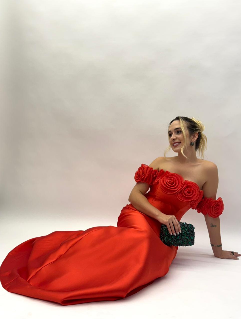Vestidos ombro a ombro em Zibeline com flores - COD 1021
