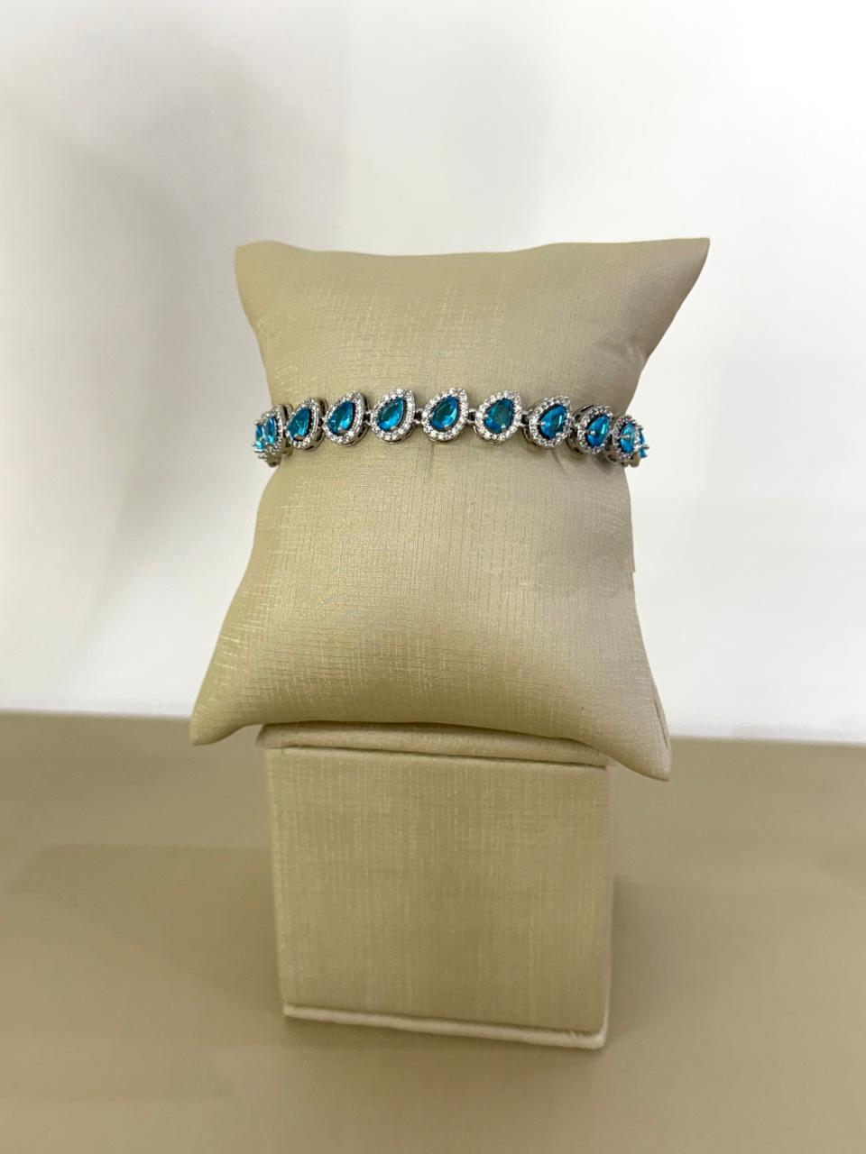 Conjunto Semijoia Mini Gotas Cravejadas Azul Turquesa