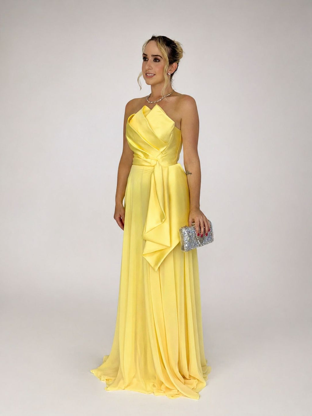 Vestido de festa assimétrico tomara que caia - Saia fluida - COD 1001