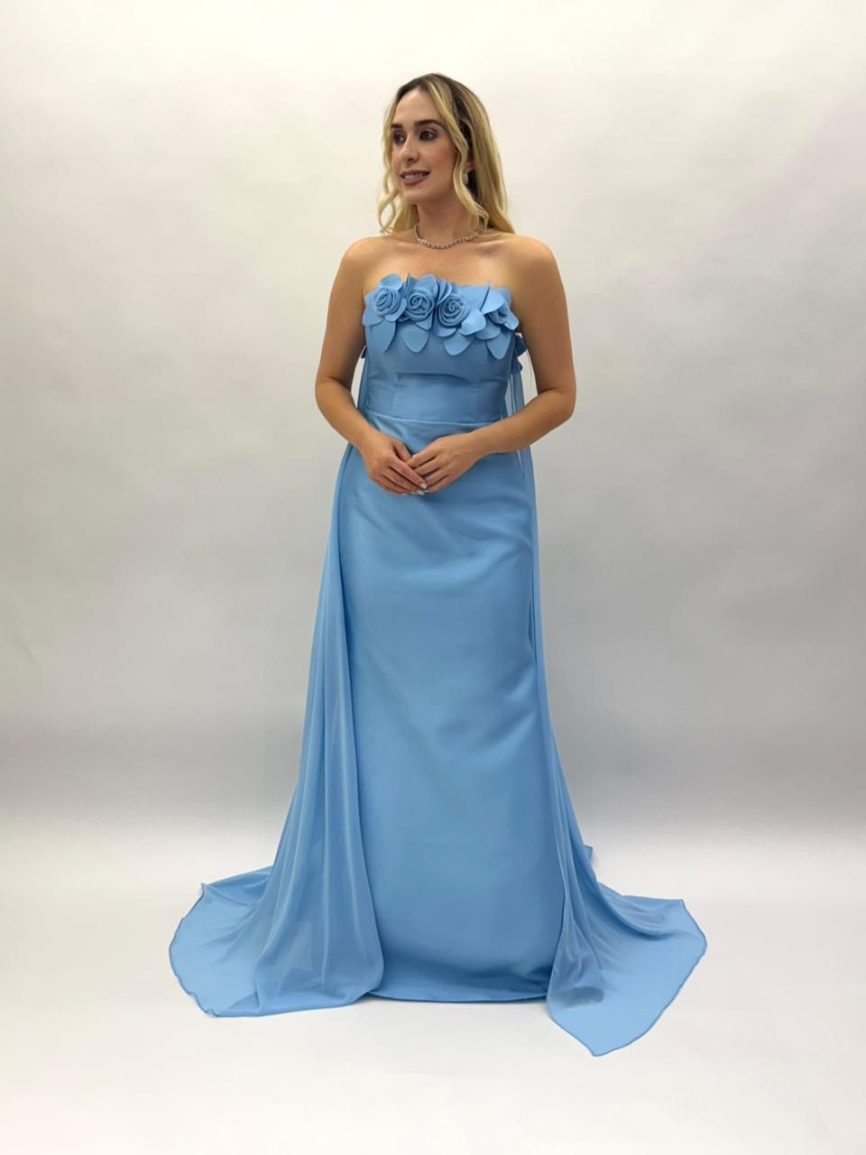 Vestido de festa em zibeline com aplicação de flores e capa - COD 1003