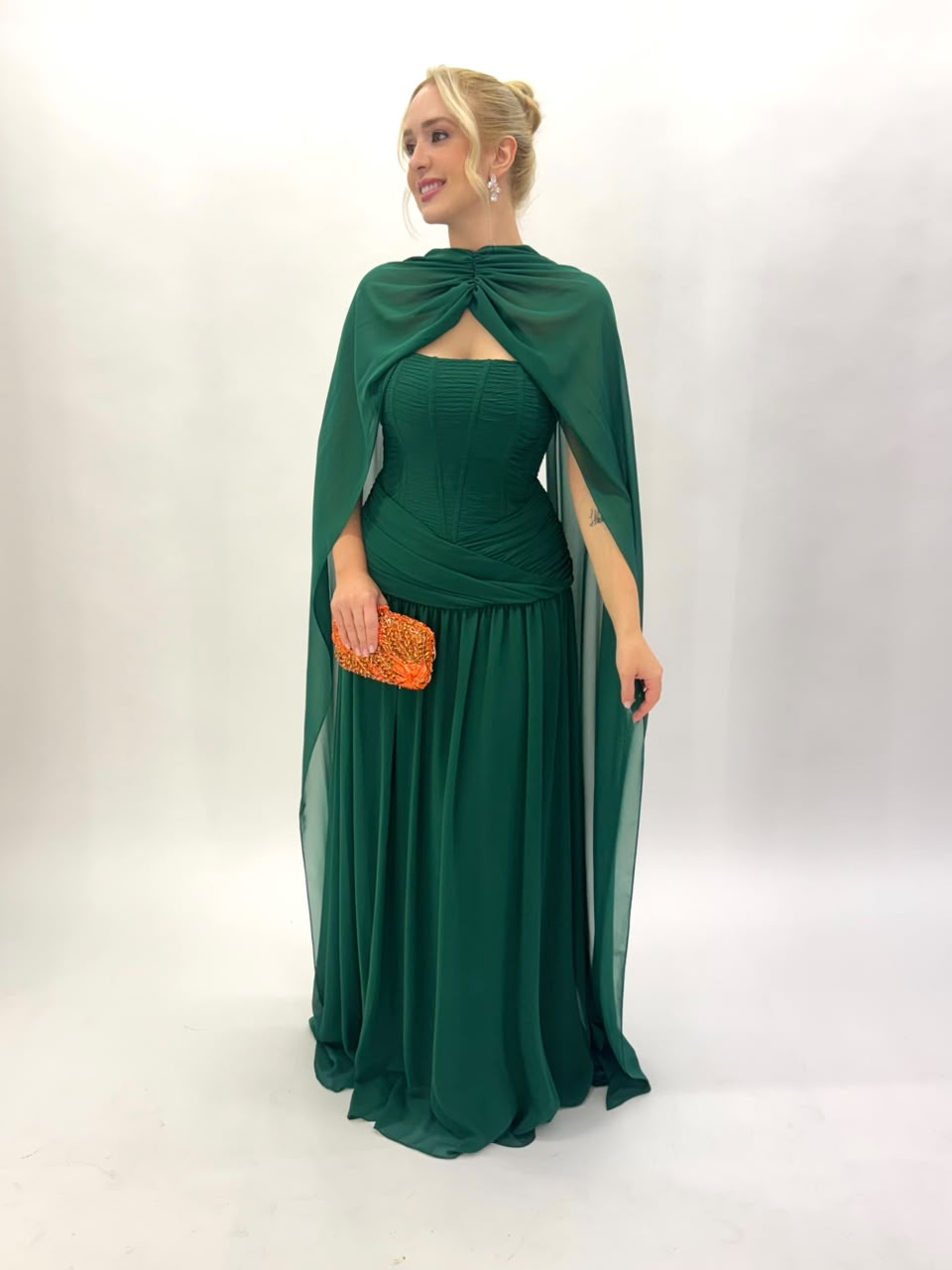 Vestido de Festa tomara que caia com capa e corpo baixo em musseline - COD 1026