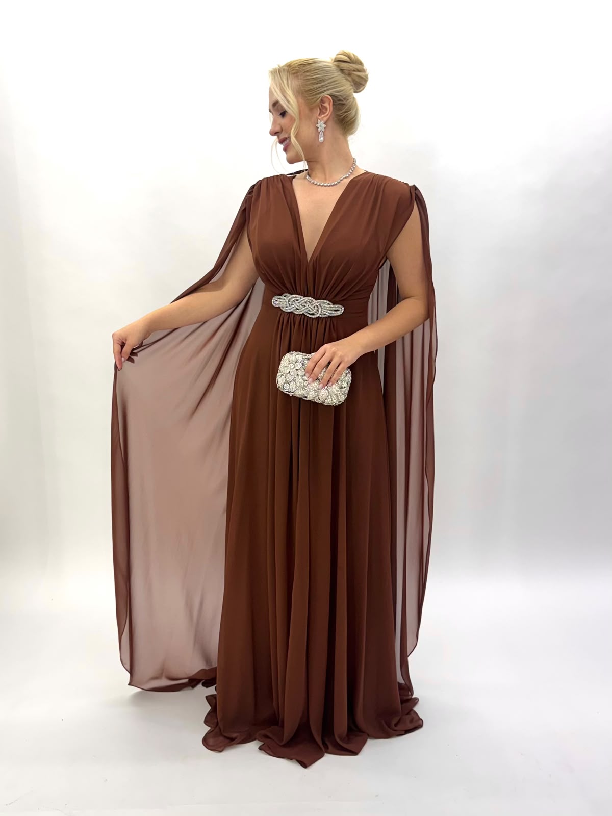 Vestido de Festa manga capa todo em chiffon com detalhe brilhoso  - COD 1017