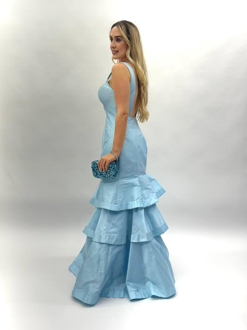 Vestido de Festa modelo sereia em tafetá com decote nas costas e saia em camadas - COD 1011