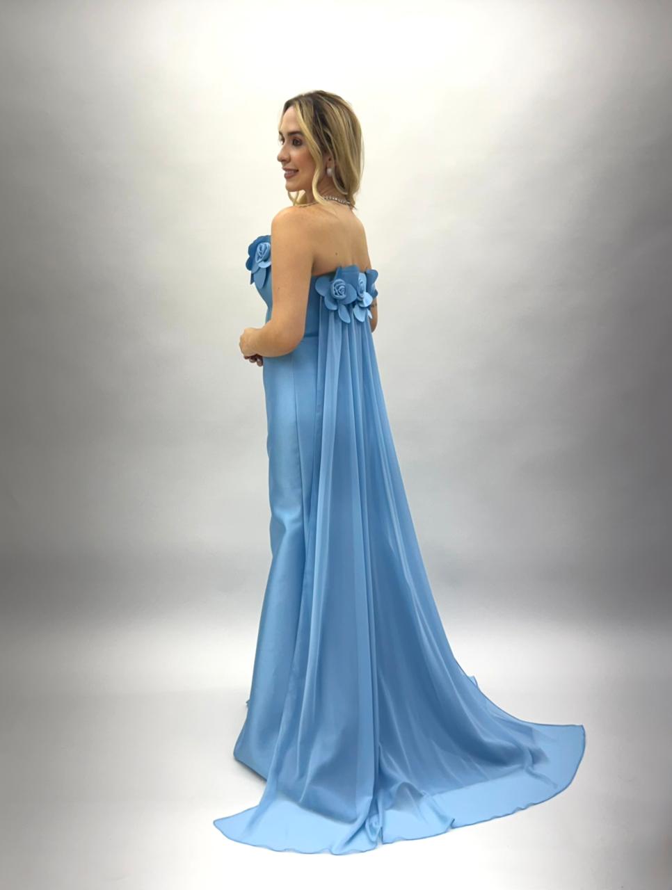 Vestido de festa em zibeline com aplicação de flores e capa - COD 1003
