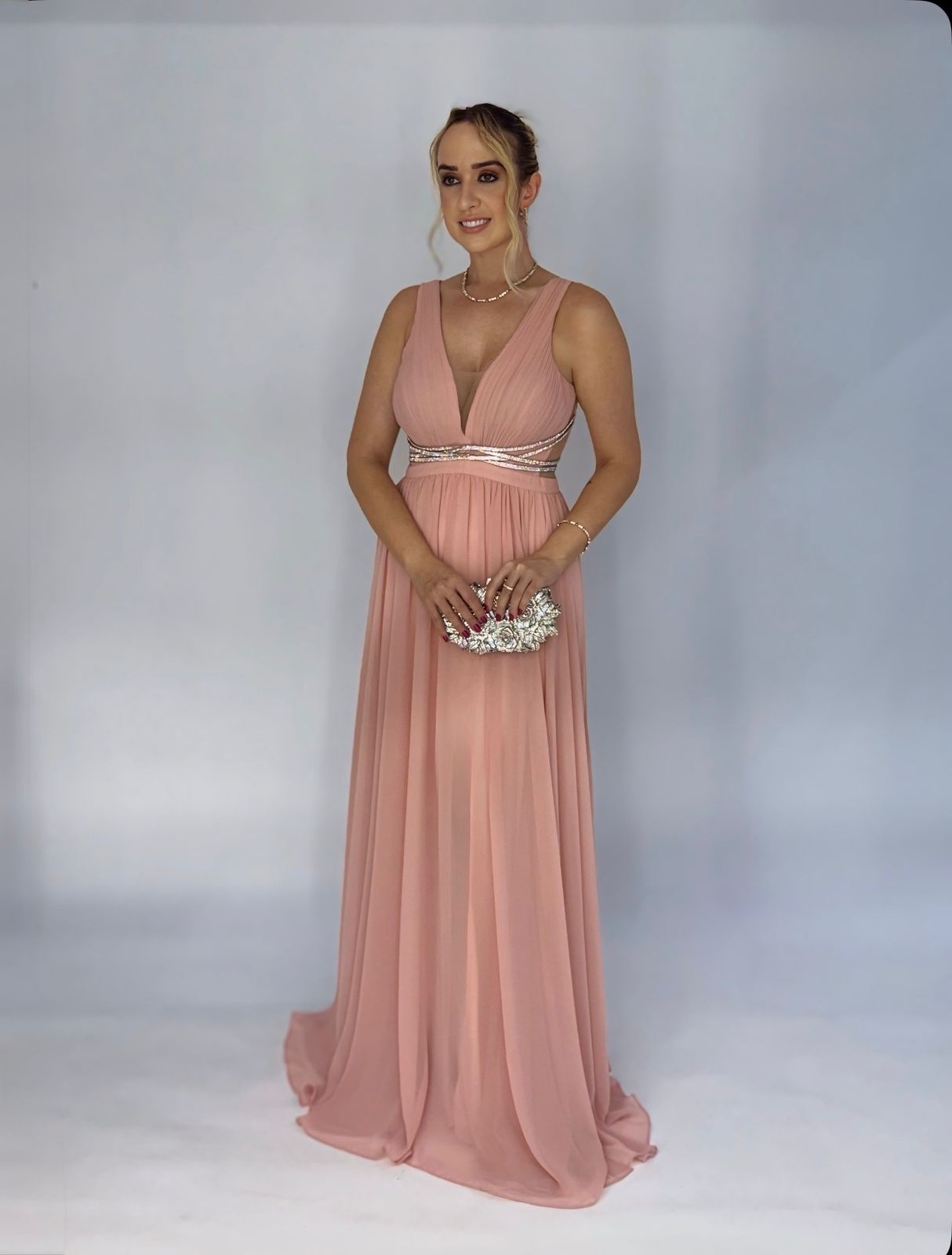 Vestido de Festa fluido em chiffon com detalhe de strass na cintura - COD 2010