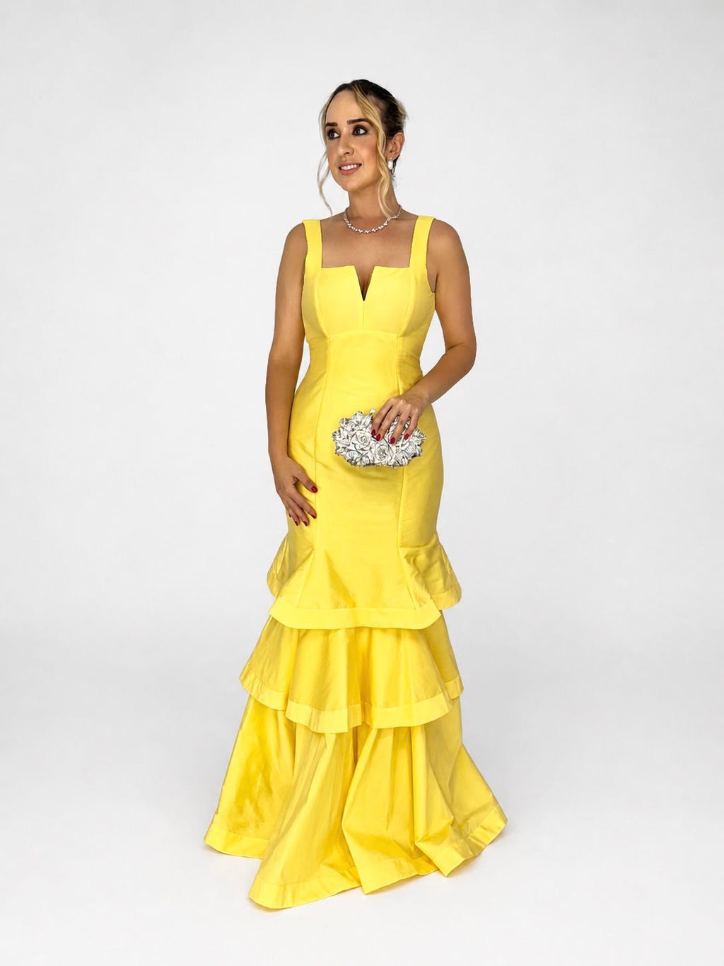 Vestido de Festa modelo sereia em tafetá com decote nas costas e saia em camadas - COD 1011