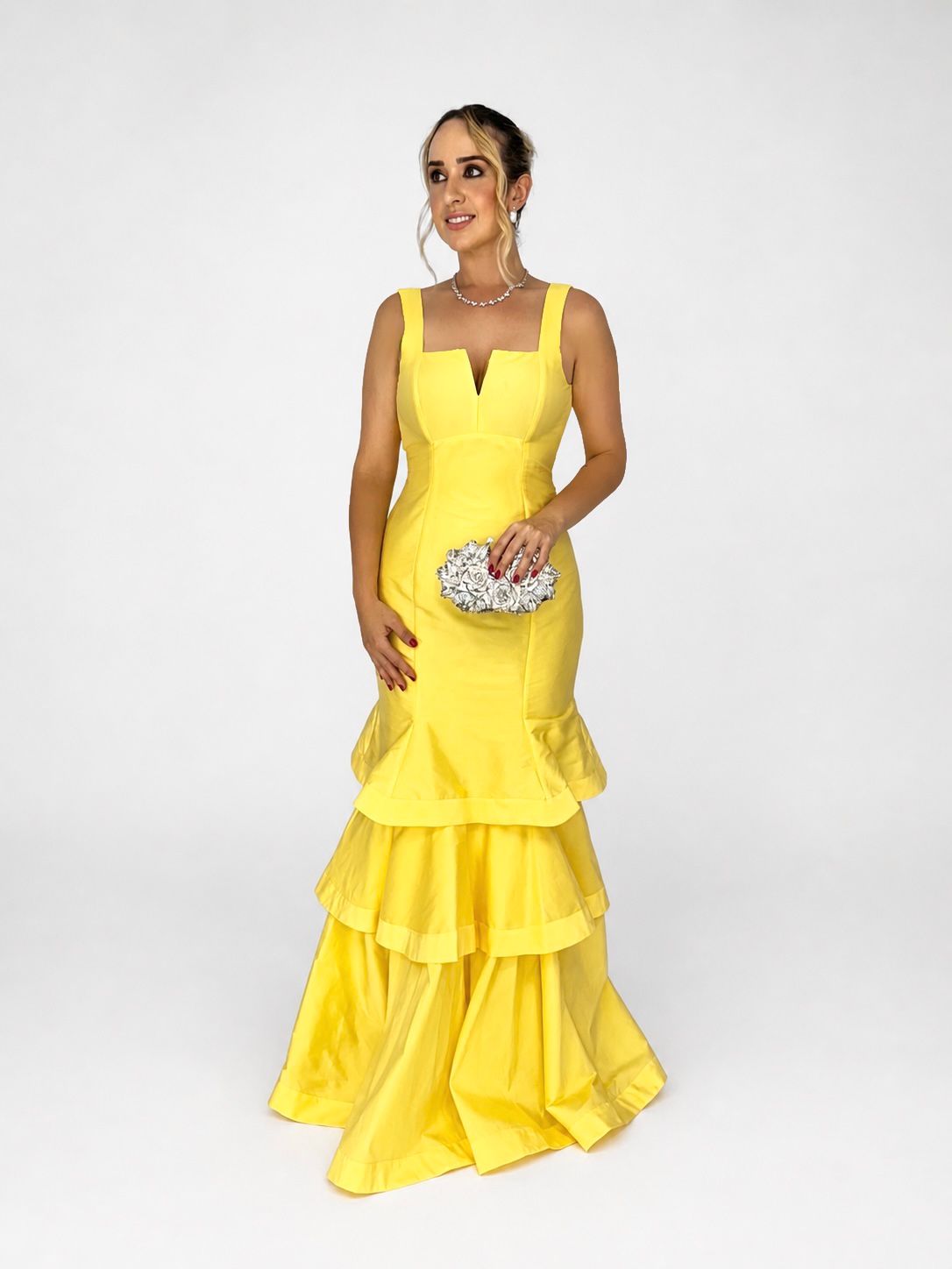 Vestido de Festa modelo sereia em tafetá com decote nas costas e saia em camadas - COD 1011