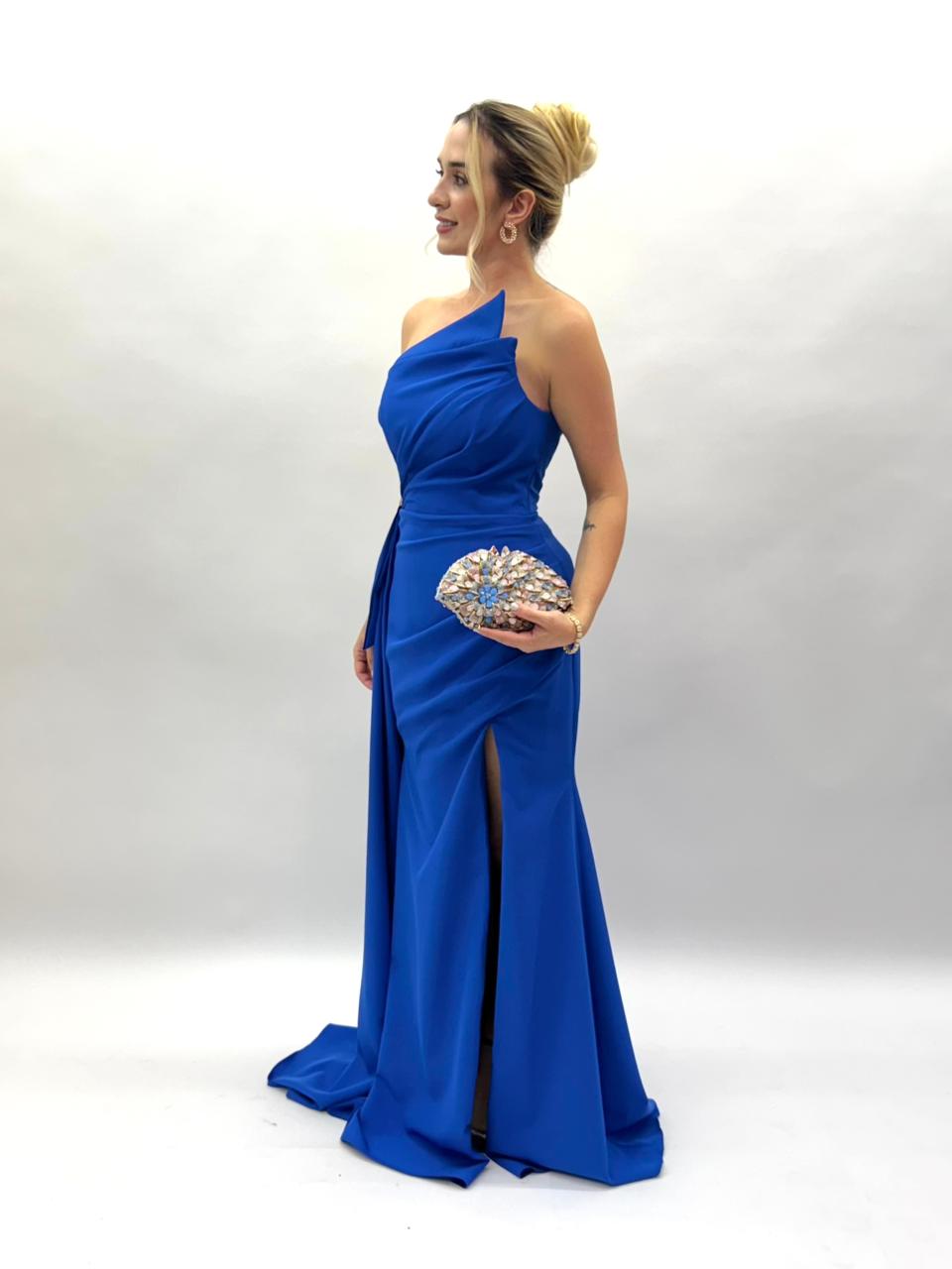 Vestido de festa em crepe tomara que caia com pontas assimetricas e fenda - COD 1010
