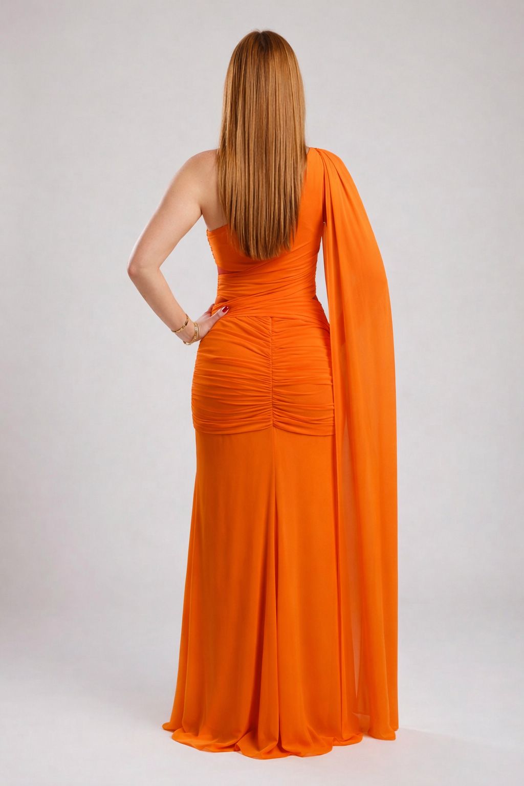 Vestido de festa um ombro com capa corpo drapeado recortes na cintura - COD 1015