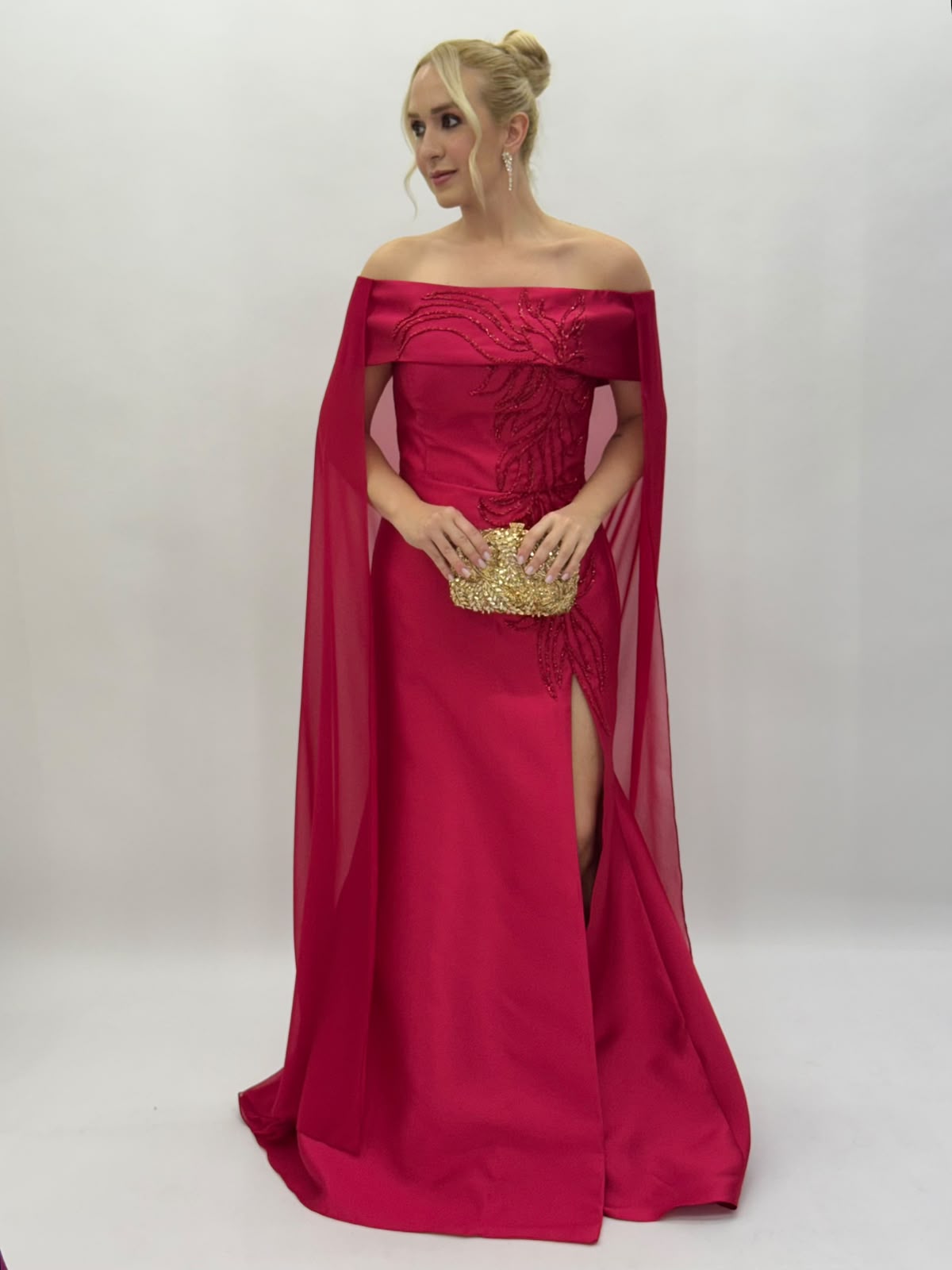 Vestido de Festa modelo ombro a ombro com capa em zibeline bordado - COD 6004