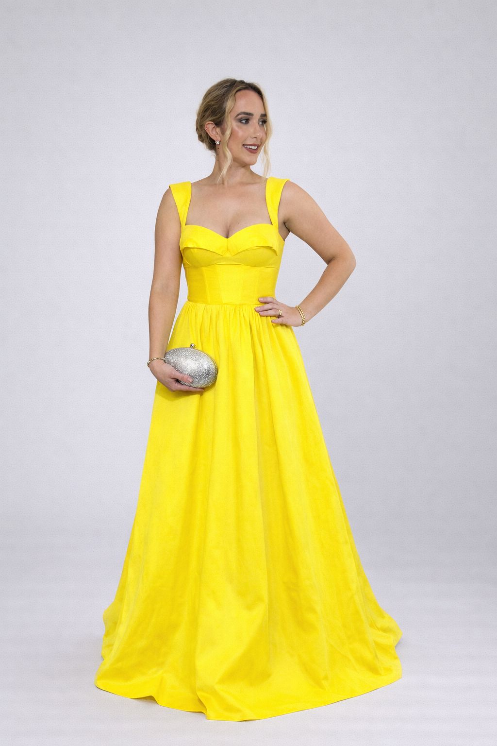 Vestido de festa com alças e decote princesa em tafetá - COD 1004