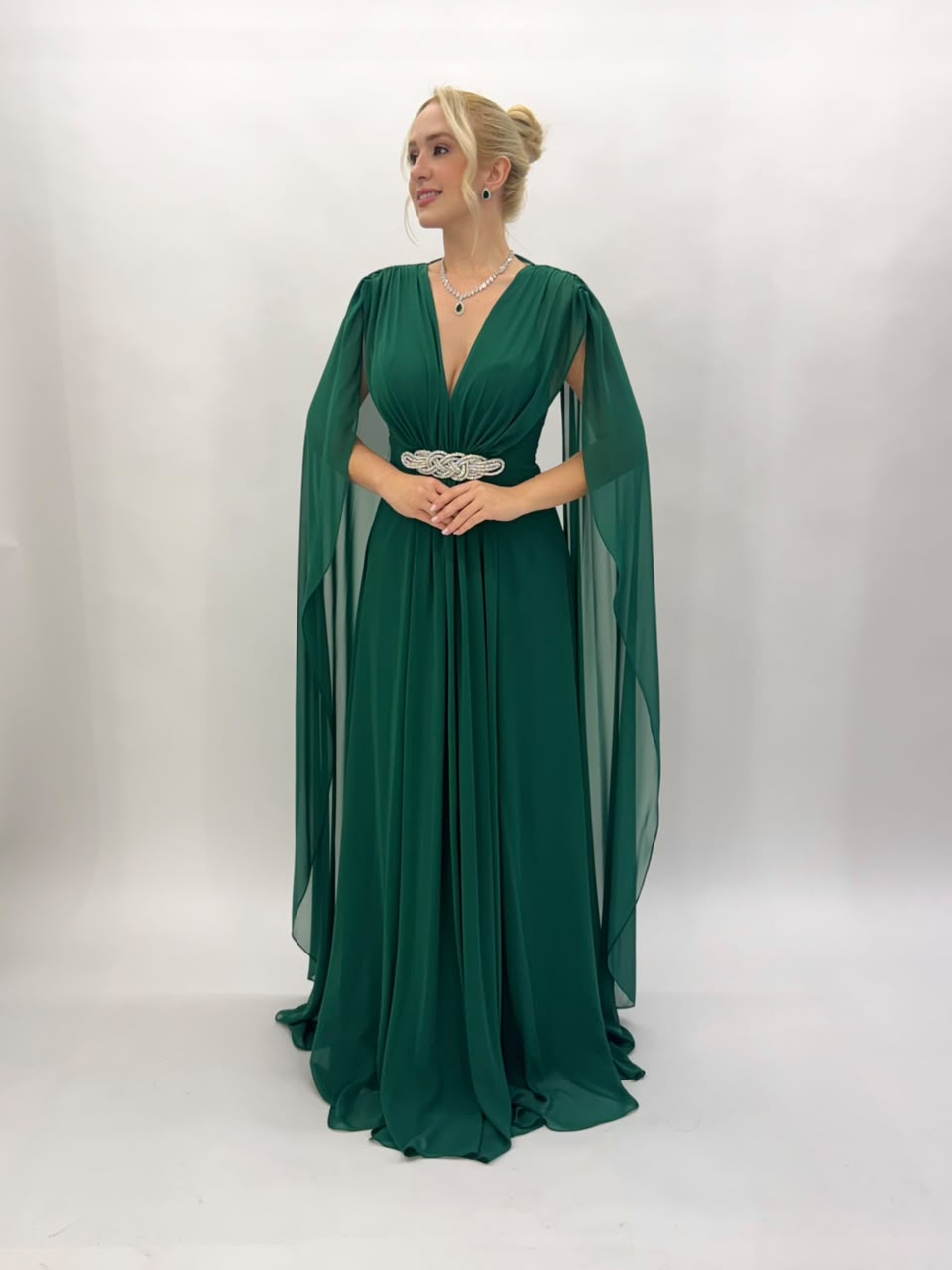 Vestido de Festa manga capa todo em chiffon com detalhe brilhoso  - COD 1017