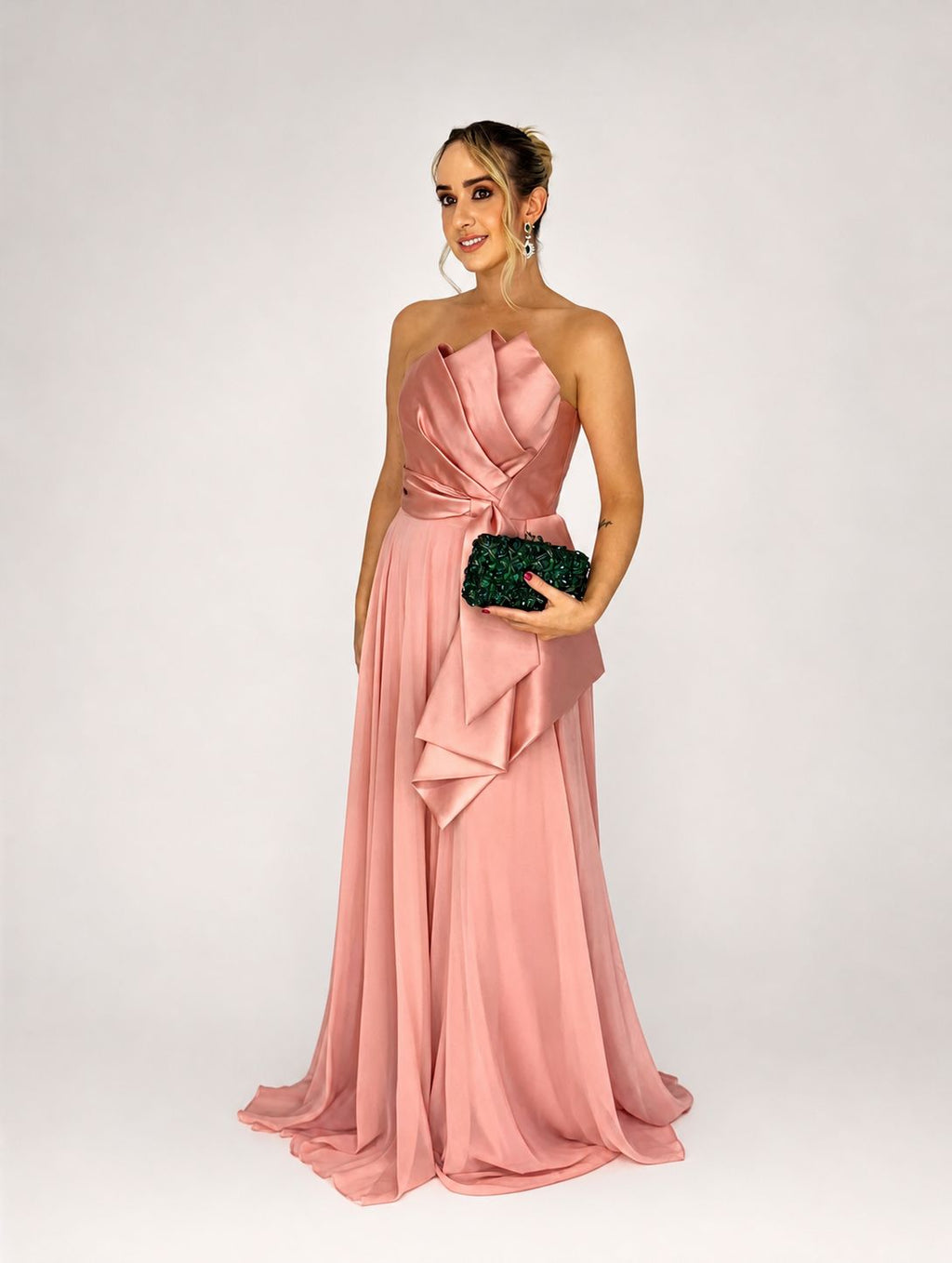 Vestido de festa assimétrico tomara que caia - Saia fluida - COD 1001