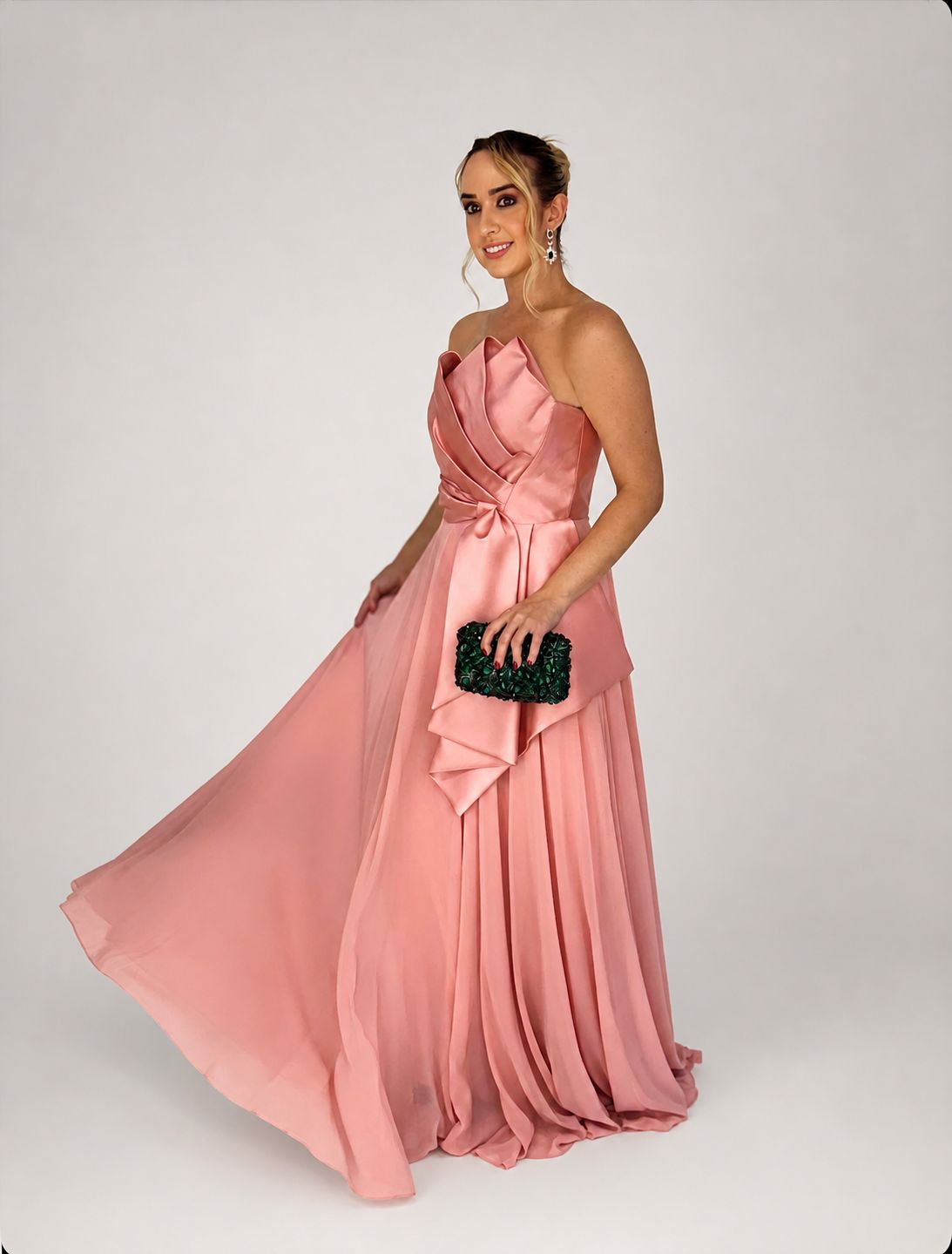 Vestido de festa assimétrico tomara que caia - Saia fluida - COD 1001