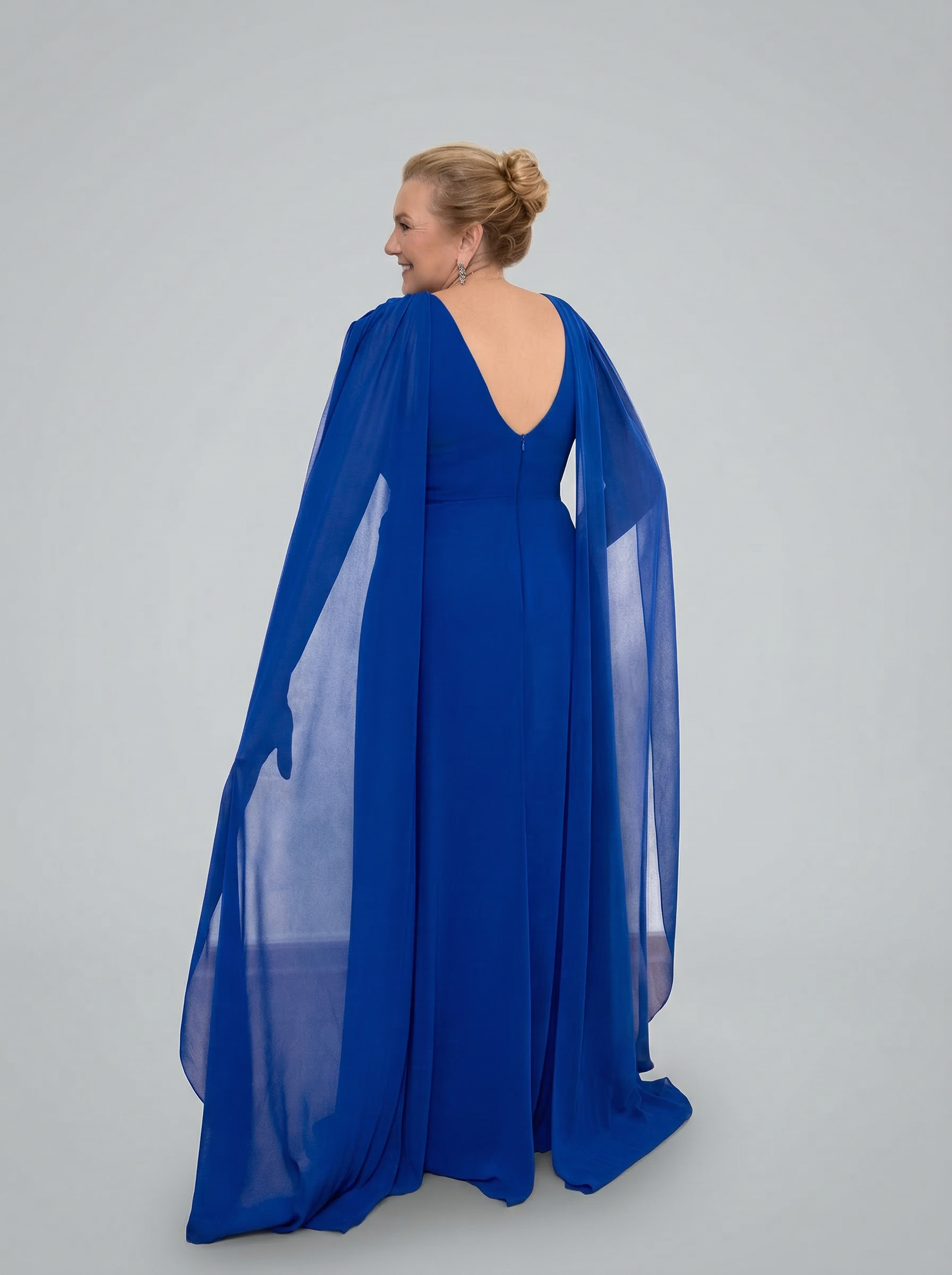 Vestido de Festa manga capa todo em chiffon com detalhe brilhoso  - COD 1017