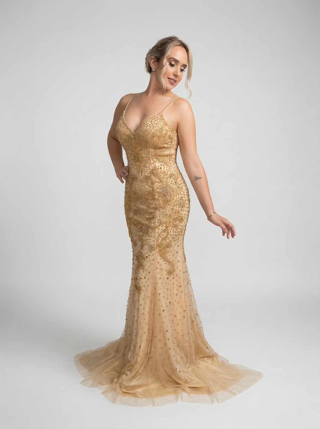 Vestido de festa semi sereia bordado em pedrarias - COD 5002