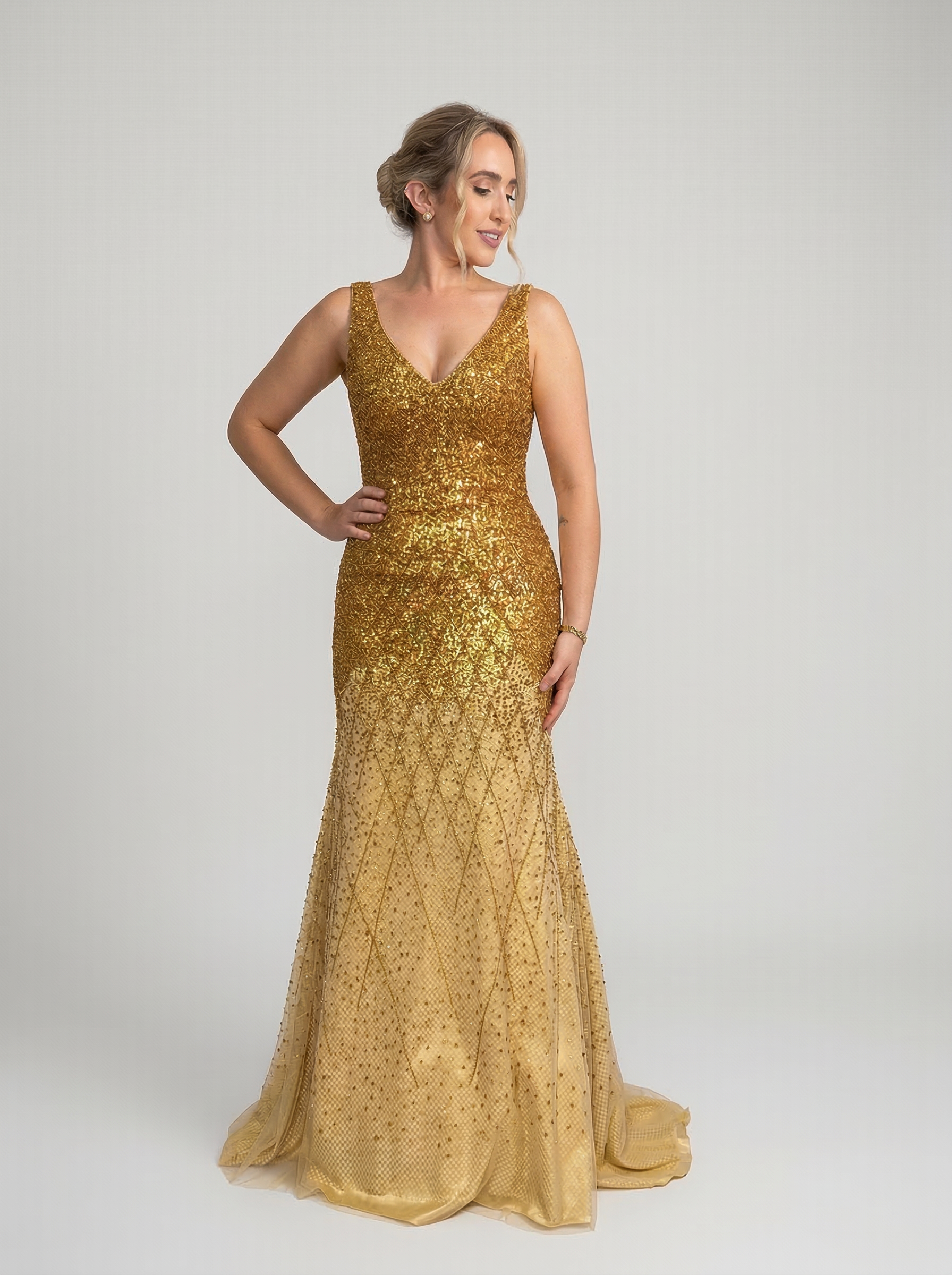 Vestido de festa semi sereia bordado em pedrarias - COD 5003