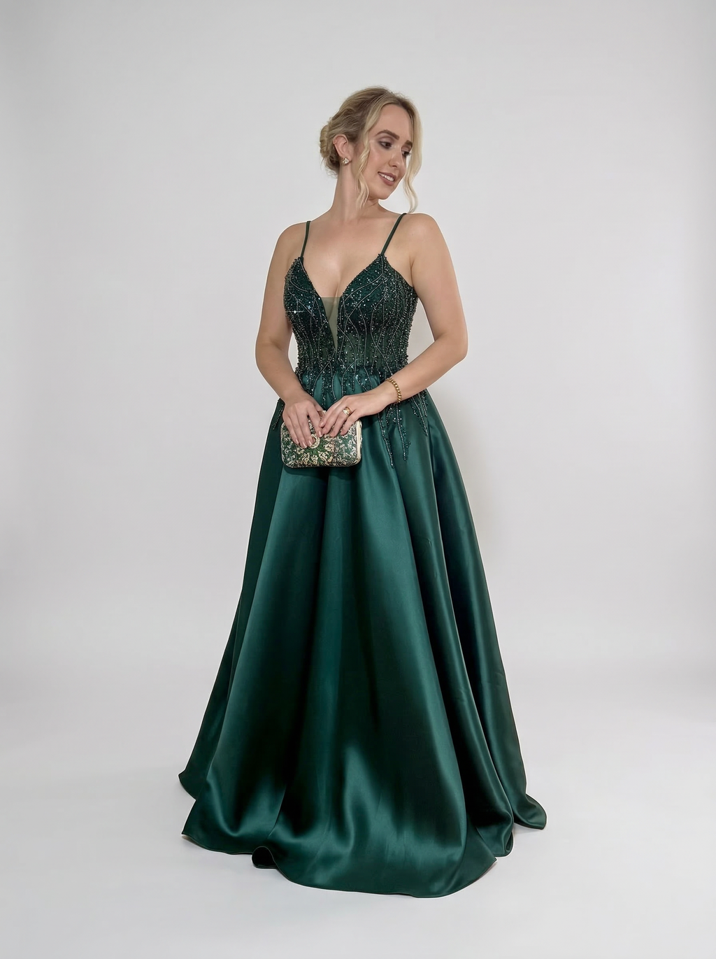Vestido de Festa com alças finas bordado em pedrarias e saia em zibeline - COD 5009
