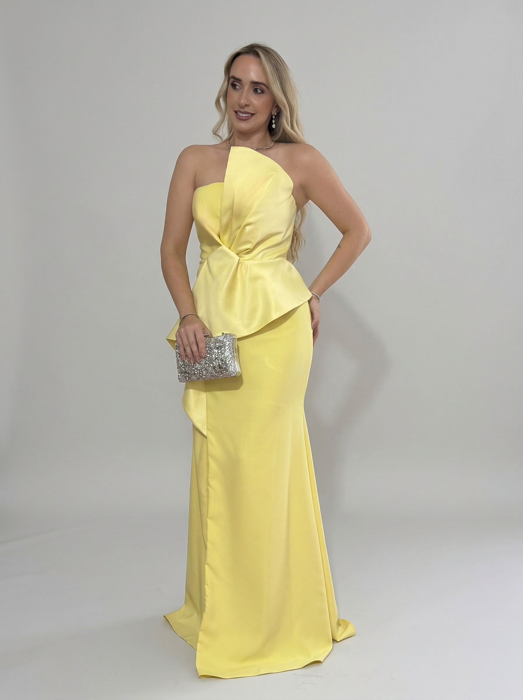 Vestido de Festa tomara que caia em crepe com laço assimetrico - COD 1013