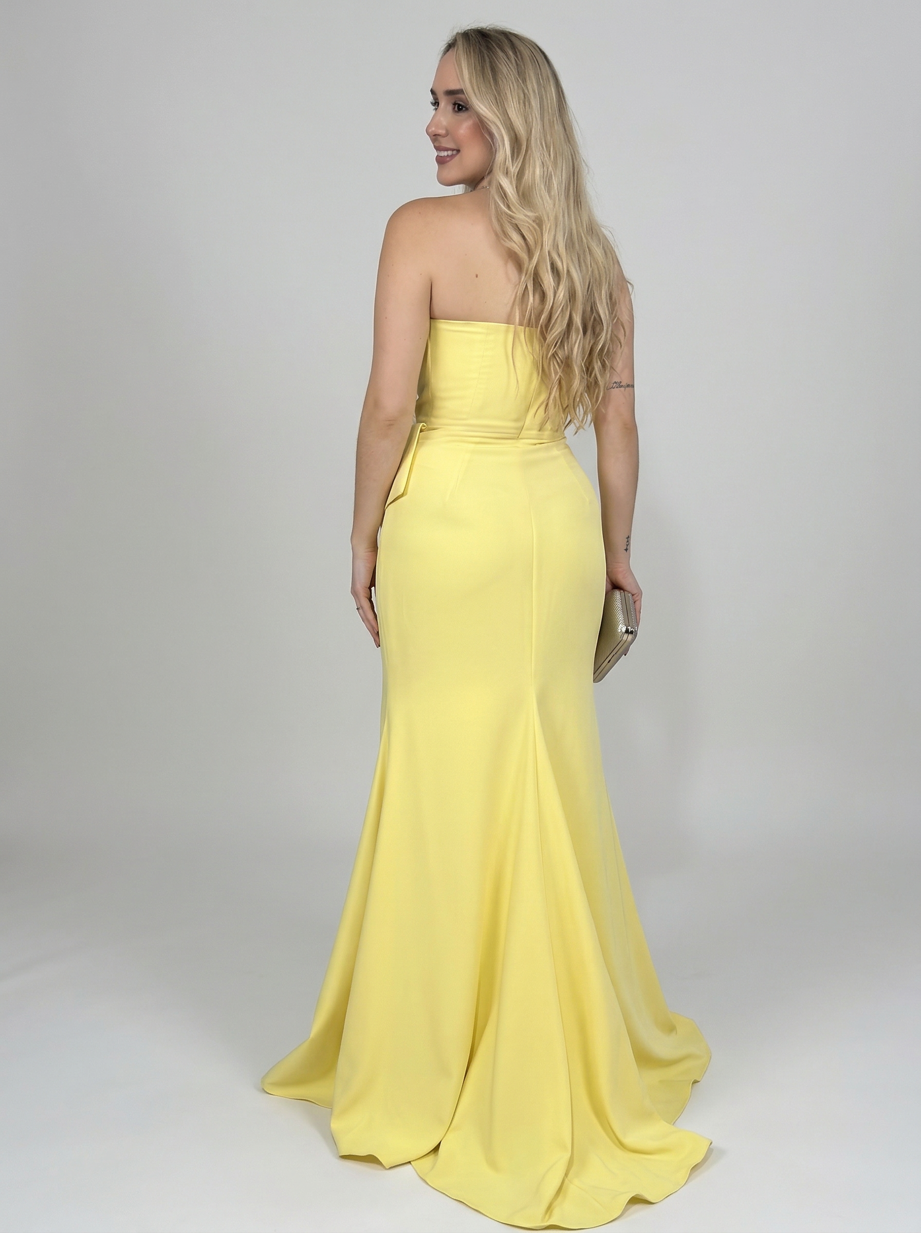 Vestido de Festa tomara que caia em crepe com laço assimetrico - COD 1013