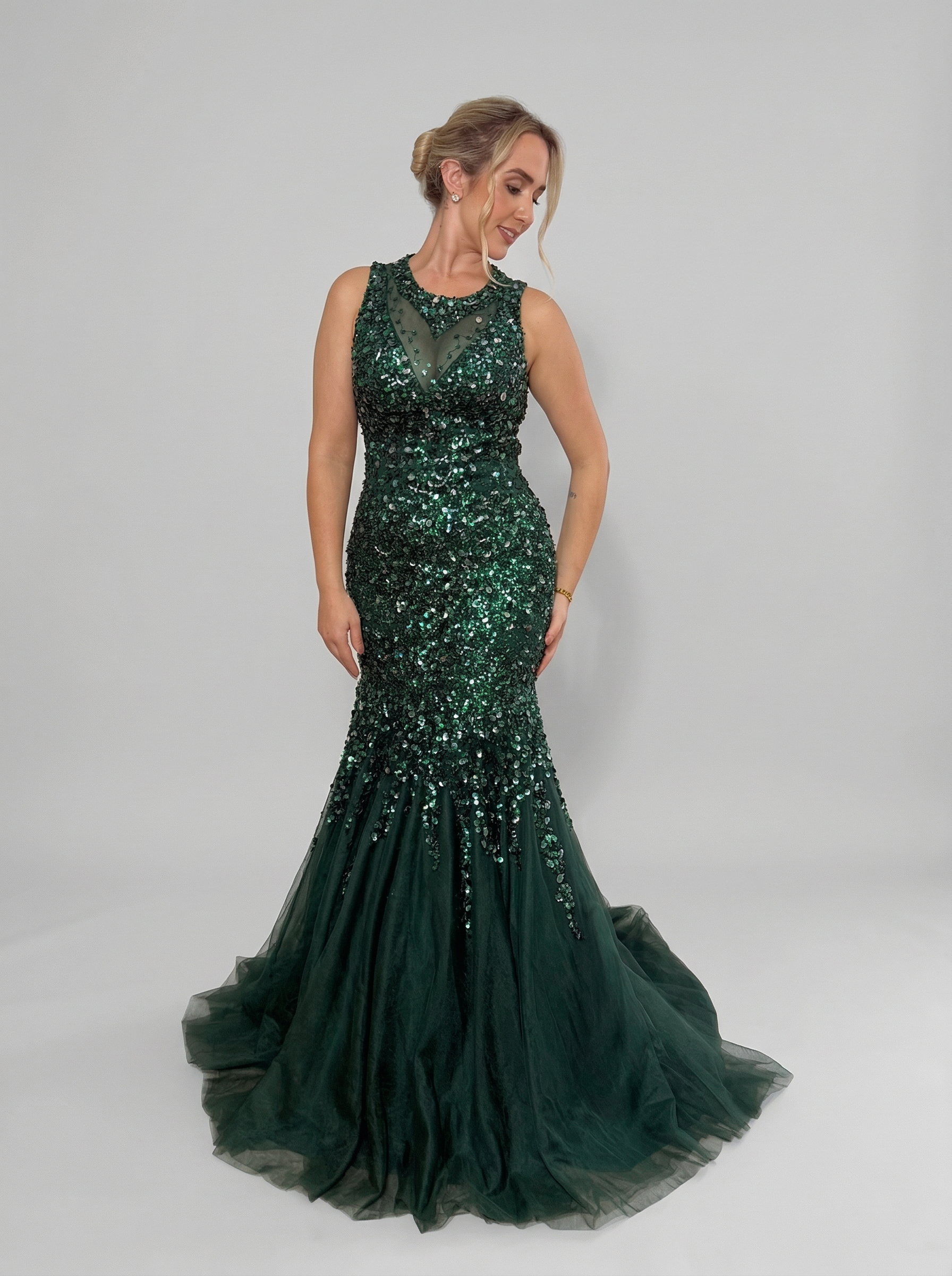 Vestido de festa bordado em pedrarias modelo semi sereia Verde esmeralda  - COD 5007