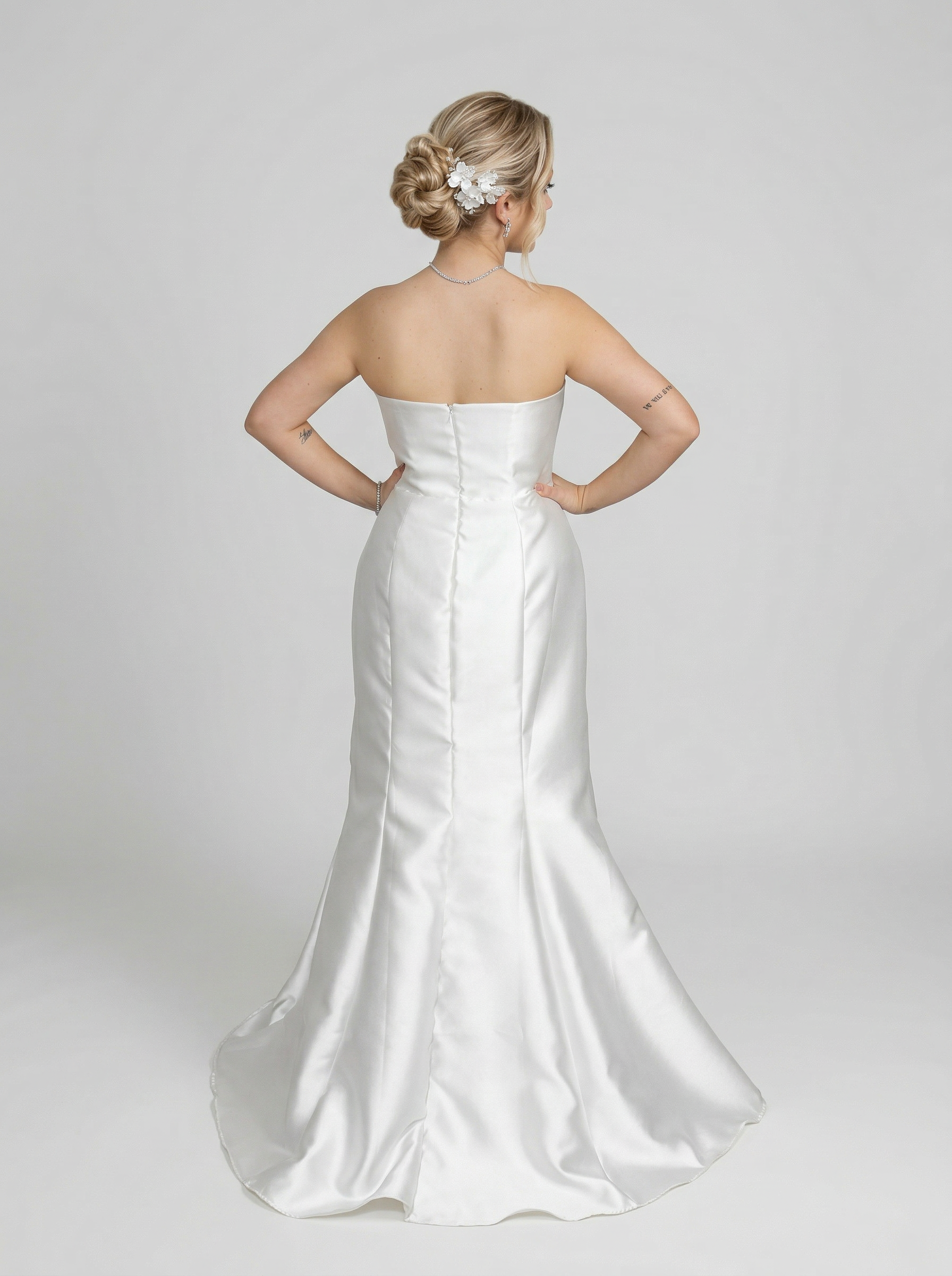 Vestido de Noiva em zibeline tomara que caia com pregas laterais - COD 4009